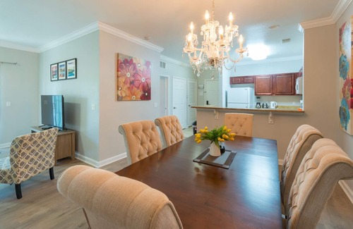 Reunion Condo | Luxurious Award Winning Newly Renovated 2+2 Condo Near Disney and Universal