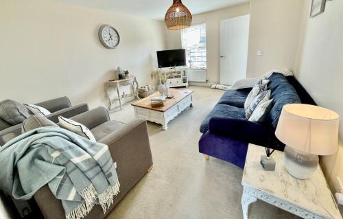 Felixstowe House | Luxurious Beach House with spectacular sea views