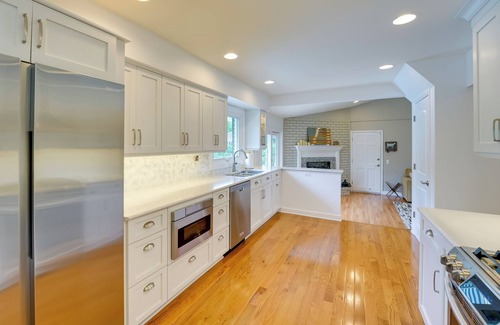 Bloomfield Hills House | Luxurious Bloomfield Hills Oasis w/Pool & Spa!