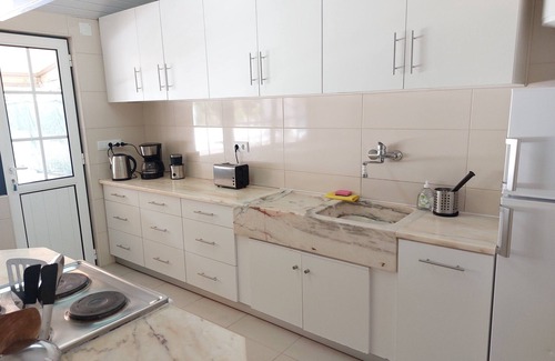 Pedrogao Pequeno Cottage | Luxurious Casa Rio Zêzere River Beaches & Mountains Pets & Kids Welcome