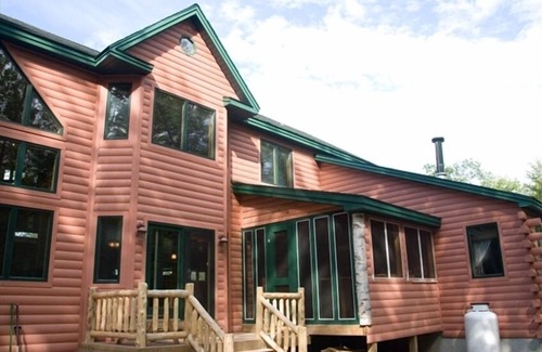 Gorham House | Luxurious Chalet in Beautiful White Mountains