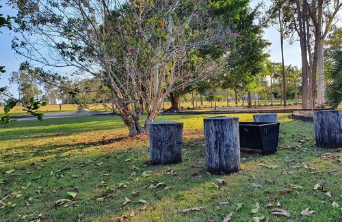 Chambers Flat Apartment | Luxurious Countryside Retreat - Visit our acreage property!😊