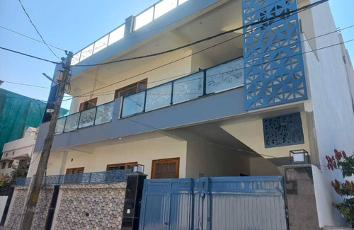 Bullawala Apartment | Luxurious, Cozy 2-bedroom apartment in peaceful Dehradun with WiFi, AC