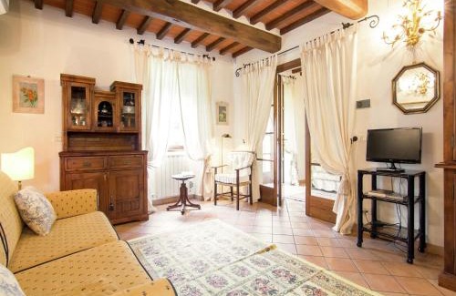 Cortona House | Luxurious, cozy apartment with pool near Cortona in Tuscany versatile