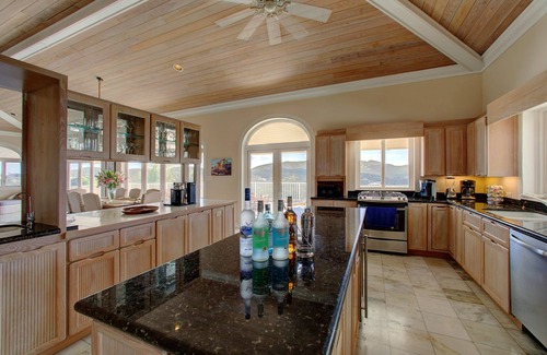 Testman Villa | Luxurious Elegance Overlooking the Caribbean