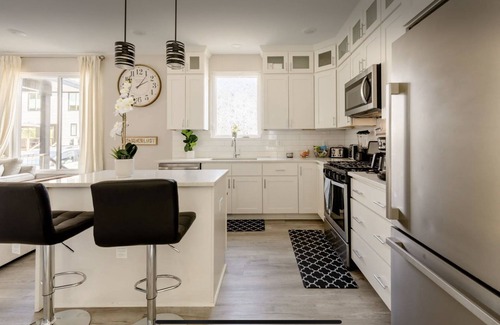 Hayes House | Luxurious Getaway Home with Rooftop Patio 10mins to downtown Durham and Duke