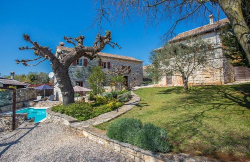 Heraki House | Luxurious Holiday Home in Heraki Croatia with Private Pool