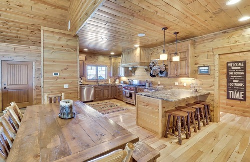 Boyne City House | Luxurious Home in Boyne Mountain | Skybridge View | Ski-In/Ski-Out