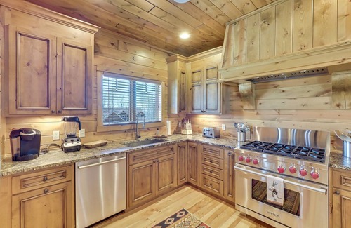 Boyne City House | Luxurious Home in Boyne Mountain | Skybridge View | Ski-In/Ski-Out