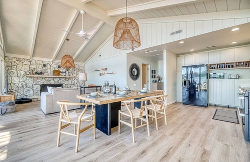 Clear Lake House | Luxurious lakefront with views, deck, spa & your private dock