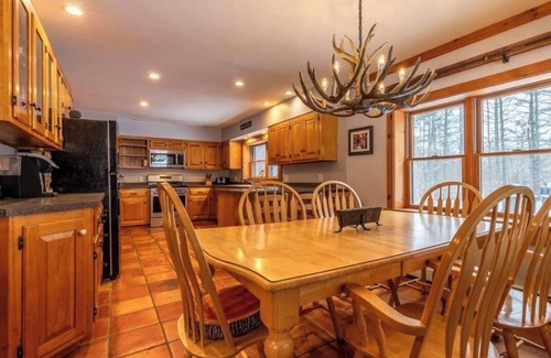 Manchester Center House | Luxurious Log Cabin Nestled in Private Meadow!