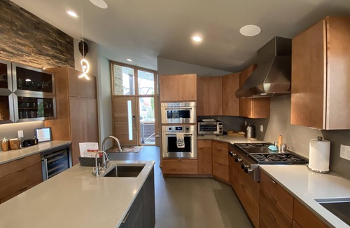 Madison House | Luxurious Mid-Century Modern close to Camp Randall Stadium