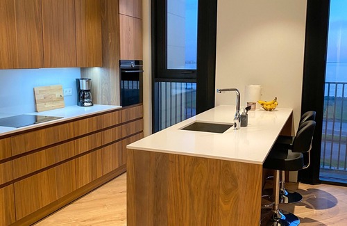 Laekir Apartment | Luxurious modern apartment in Reykjavik with ocean view!