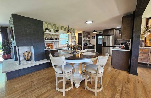 Brighton House | Luxurious Mountain View Home!
