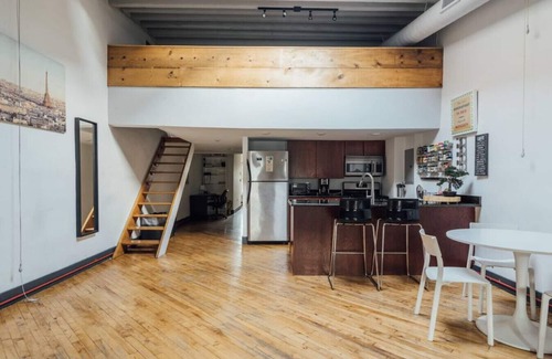 Old City Apartment | ☆ LUXURIOUS OLD CITY PENTHOUSE ☆