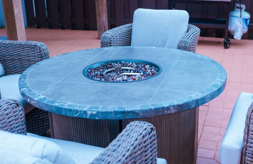 Lake Ridge Apartment | Luxurious Open Concept Space With Amazing Patio