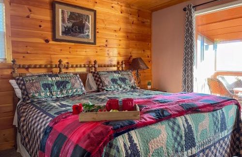 Gatlinburg - Pigeon Forge Ski Chalet | Luxurious Pigeon Forge Cabin, w/HotTub, EasyDrive, Arcade Game, Panoramic Views