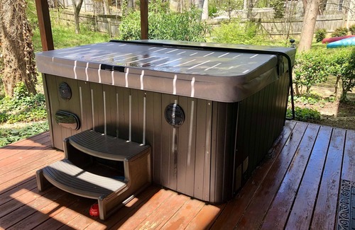 Acworth Apartment | Luxurious Private Studio Get-away w/Hot Tub, Koi Pond & Fire Pit!