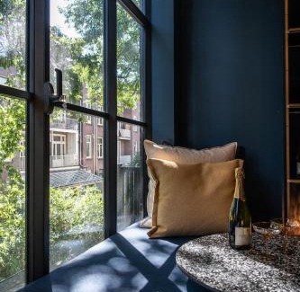 Oud-Zuid Bed & Breakfast | Luxurious Residence in Vondelpark/Museum District