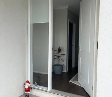 Wollert Bed & Breakfast | Luxurious room for 2 ppl- 25 min to Melbourne Airport and next to Hume Freeway