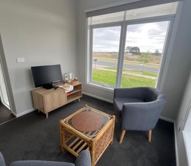 Wollert Bed & Breakfast | Luxurious room for 2 ppl- 25 min to Melbourne Airport and next to Hume Freeway