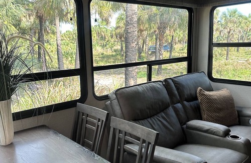 Rural Estates House | Luxurious RV in an off grid nature preserve
