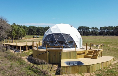 Smithville House | Luxurious Stargazer Dome Retreat in Stunning Nature
