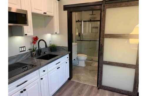 Downey Apartment | Luxurious Stay in L.A: Welcome to Downey