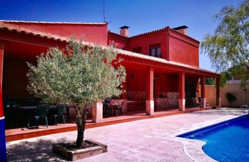 Arcas del Villar Villa | Luxurious Villa in Arcas with Private Pool