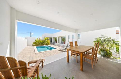 Koyari Apartment | Luxurious villa in Noord, Aruba