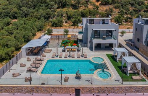 Roumeli Villa | Luxurious Villa Micha - With 150m Pool