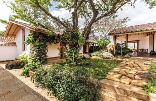 Barichara Villa | Luxurious villa with stunning views and pool in beautiful Barichara
