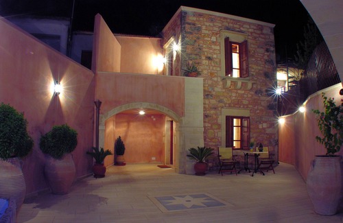 Melidoni Villa | Luxurious villa with private private heated pool & spectacular views