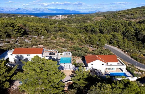 Pitve Villa | Luxurious villas in Pitve on Hvar with an amazing view