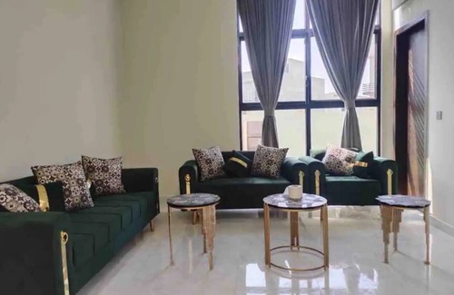 Bahria Town House | Luxurious western house Bahria town phase 8 sect L