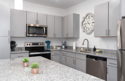 Pelham Apartment | Luxury 1 BR near Oak Mt State Park