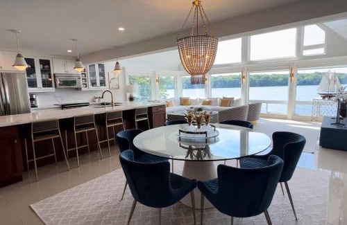 Kingston House | Luxury 1000 Island's Waterfront Home