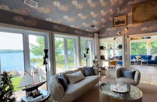 Kingston House | Luxury 1000 Island's Waterfront Home