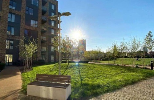 Addiscombe Apartment | Luxury 2 Bedroom 2 Bathroom Apartment East Croydon