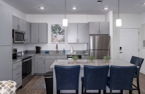 Pelham Apartment | Luxury 2 BR near Oak Mtn Park