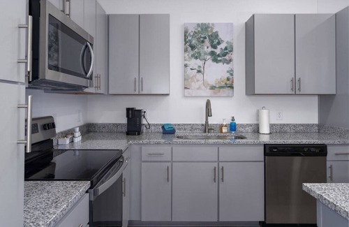 Pelham Apartment | Luxury 2 BR near Oak Mtn Park