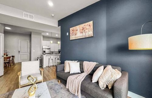 Deep Ellum Apartment | Luxury 2BD | DT Deep Ellum | 3 Beds | Free Parking