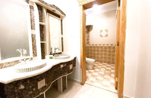 Al Hamra Apartment | Luxury 3 Bedroom Apartment - Very Spacious