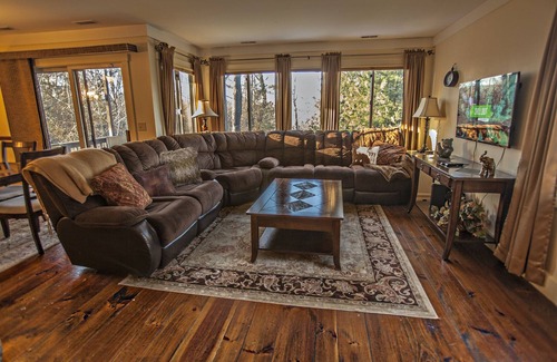 Vernon Condo | Luxury 3 Br 2 Bath Condo With Steam Shower Ski Golf Relax
