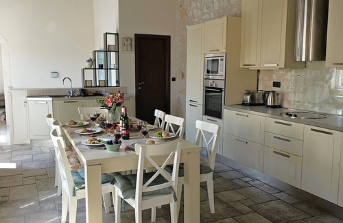 Milna (Brac) Villa | Luxury 4/5 bedroom villa with large pool and jacuzzi