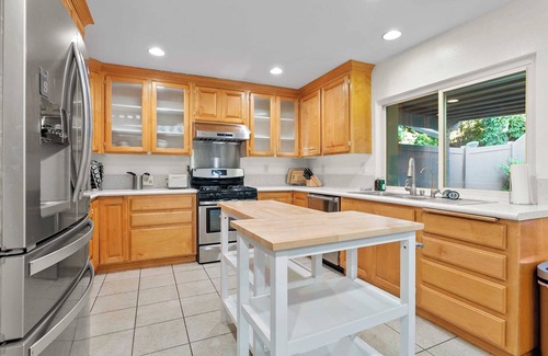Whittier House | Luxury 4BR Home with Lush Garden Oasis & Resort-Style Amenities #41808