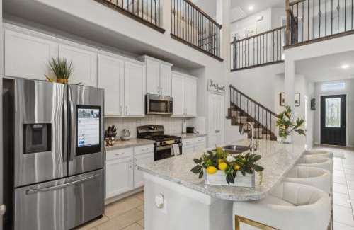 Katy House | Luxury 4BRS-3Baths Home, King Bed & Private Gym