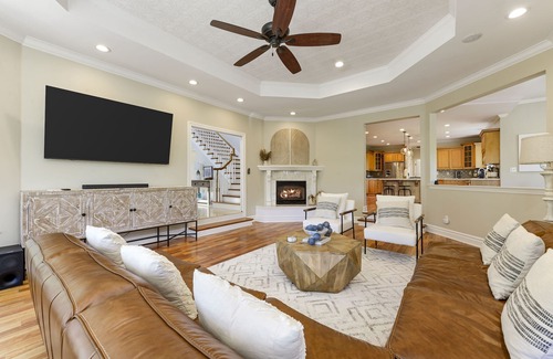 Sutter Creek House | Luxury 5 Bedroom 4.5 Bath Dream Estate with Resort-like Pool In Wine Country