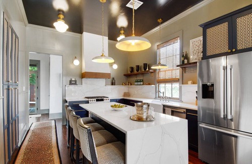 Irish Channel House | Luxury 5 BR, easy stroll to best of Magazine, minutes from French Quarter