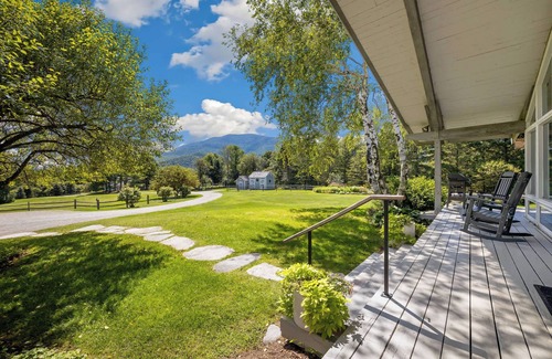 Dorset House | Luxury 5-BR Mountain Estate 10-min to Manchester
